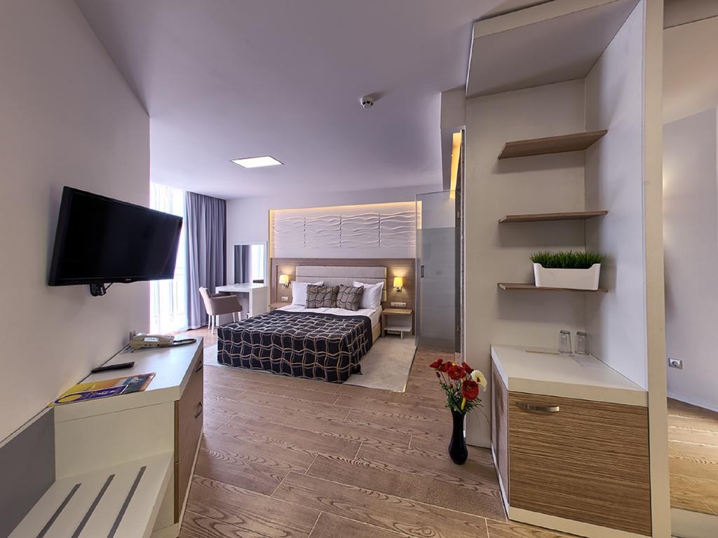 Familienzimmer mit Balkon und Meerblick