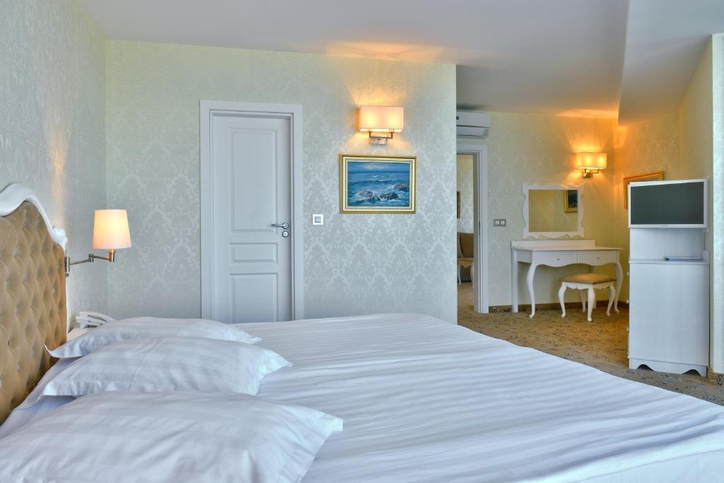 Deluxe Suite mit 1 Schlafzimmer und Balkon - kostenloses Kaffee- und Teezubehör